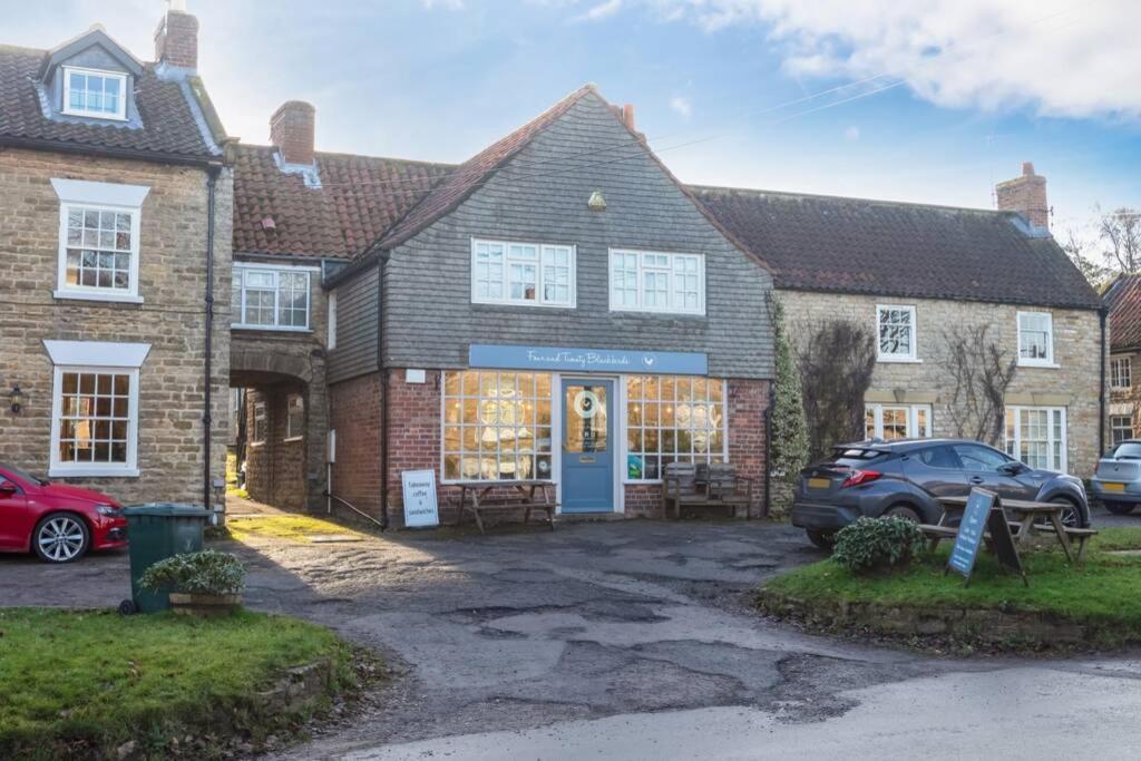 Dene Cottage, Welburn Luaran gambar